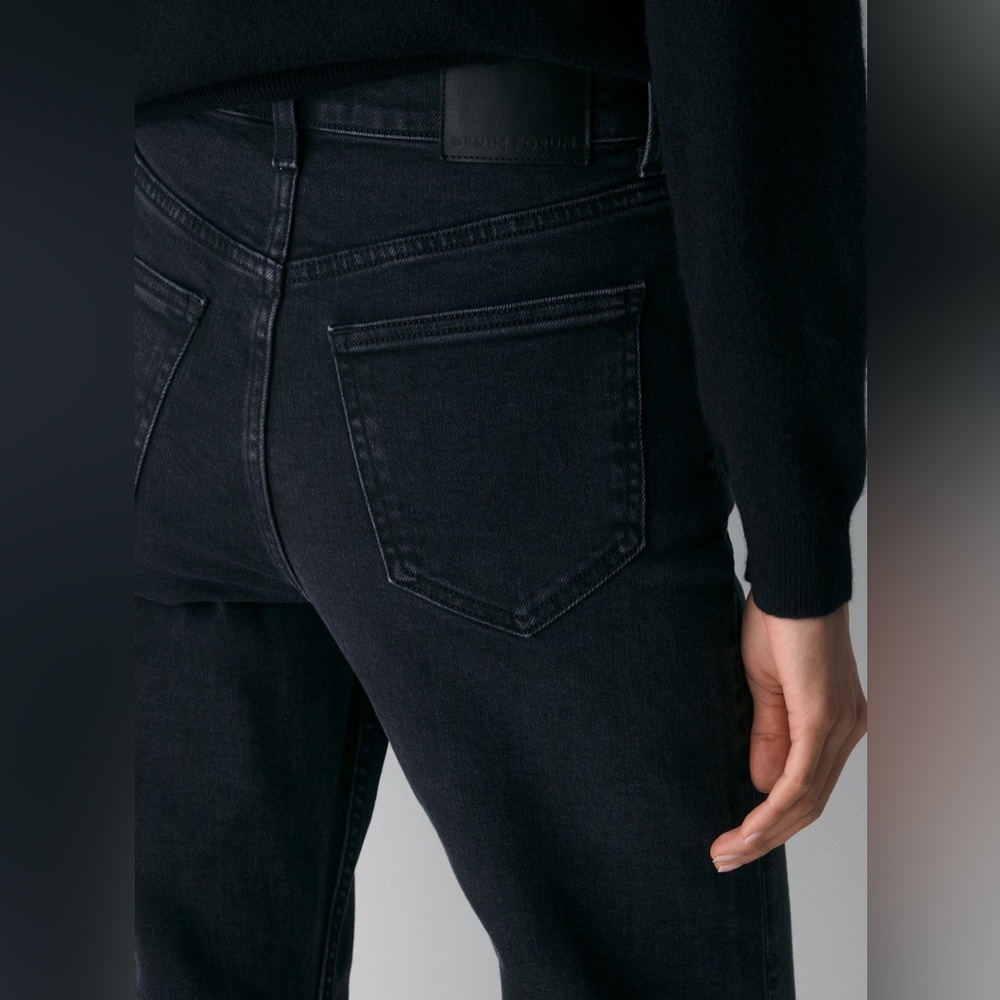 Aritzia Denim Forum The Arlo Hi-Rise Straight Jean Black Eyeliner - Picture 6 of 16